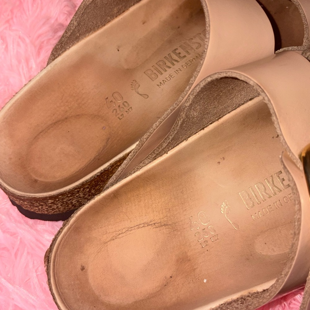 Birkenstock Cream Sandals with Gold Buckles - Picture 3 of 4